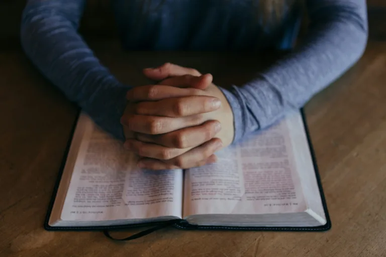 pray